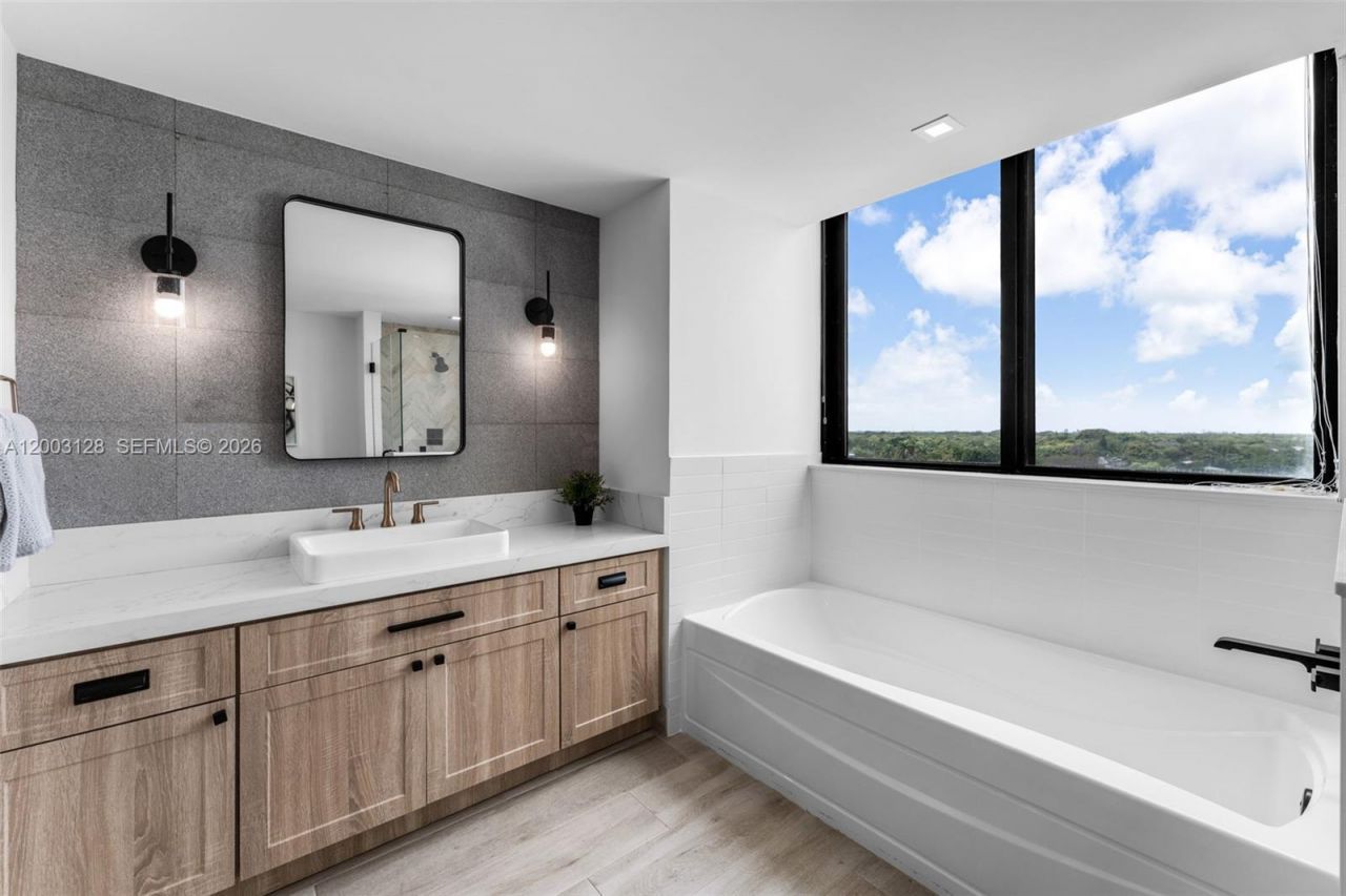 1300 Ponce De Leon Blvd , Unit 815, Coral Gables, FL 33134 Photo