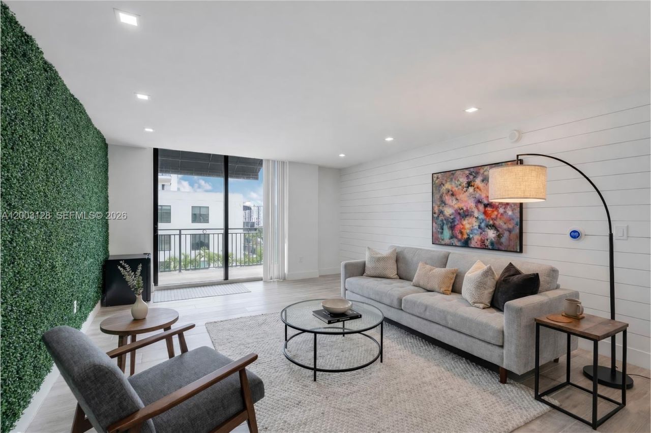 1300 Ponce De Leon Blvd , Unit 815, Coral Gables, FL 33134 Photo