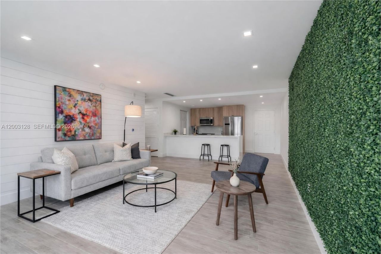 1300 Ponce De Leon Blvd , Unit 815, Coral Gables, FL 33134 Photo
