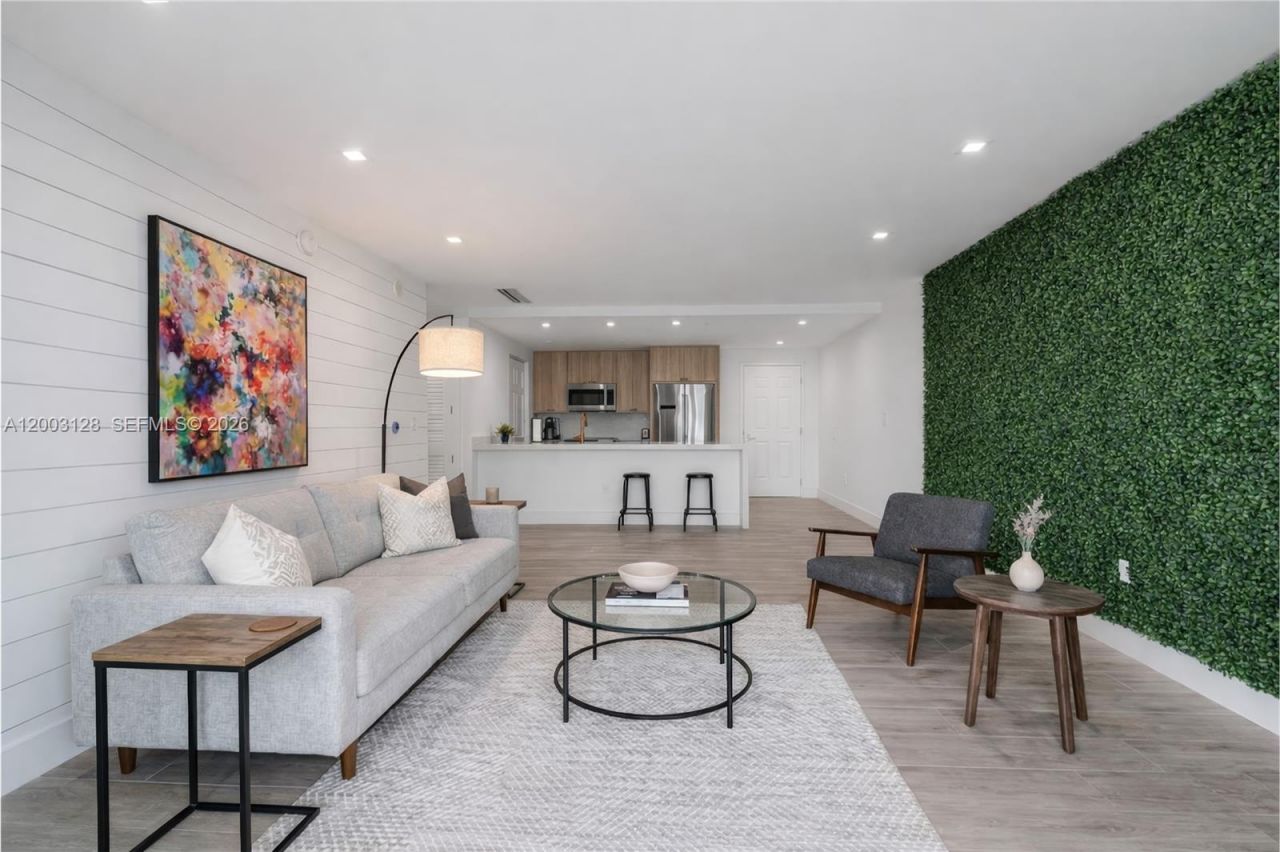 1300 Ponce De Leon Blvd , Unit 815, Coral Gables, FL 33134 Photo