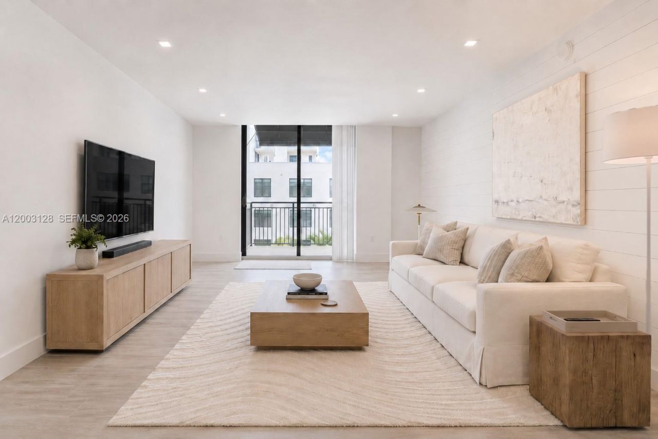 1300 Ponce De Leon Blvd , Unit 815, Coral Gables, FL 33134 Photo