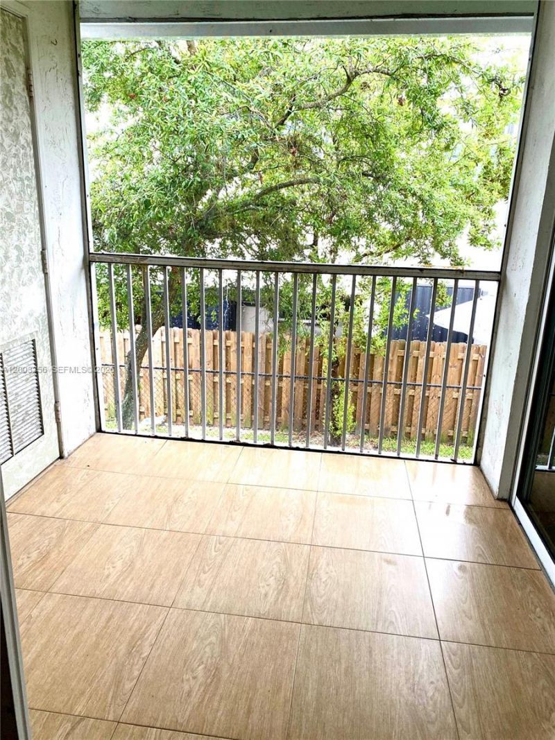 464 NE 210th Cir Ter, Unit 201-10A, Miami, FL 33179 Photo