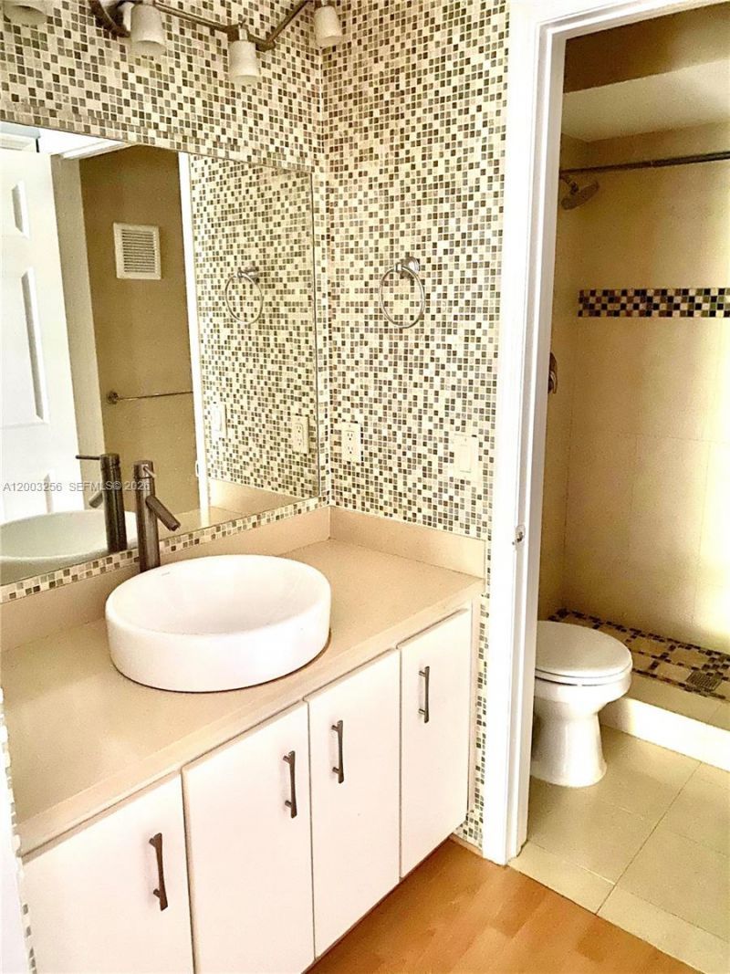 464 NE 210th Cir Ter, Unit 201-10A, Miami, FL 33179 Photo