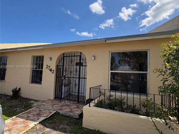 2742 NW 199th Ter , Miami Gardens, FL 33056