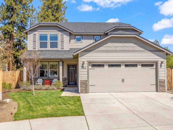 746 N Roundhouse Court, Sisters, OR 97759