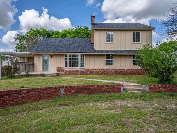 614 E Broadway , Sulphur, OK 73086