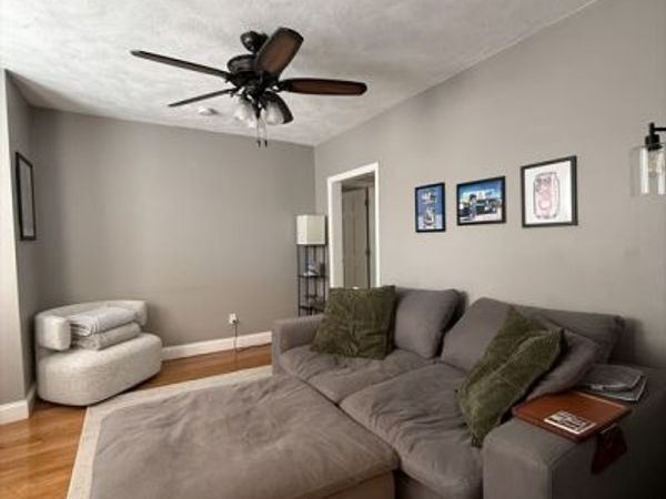 5 Henshaw, Unit 1, Newton, MA 02465