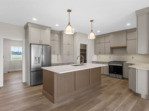 5501 Silver Ridge Rd, Marion, IA 52302