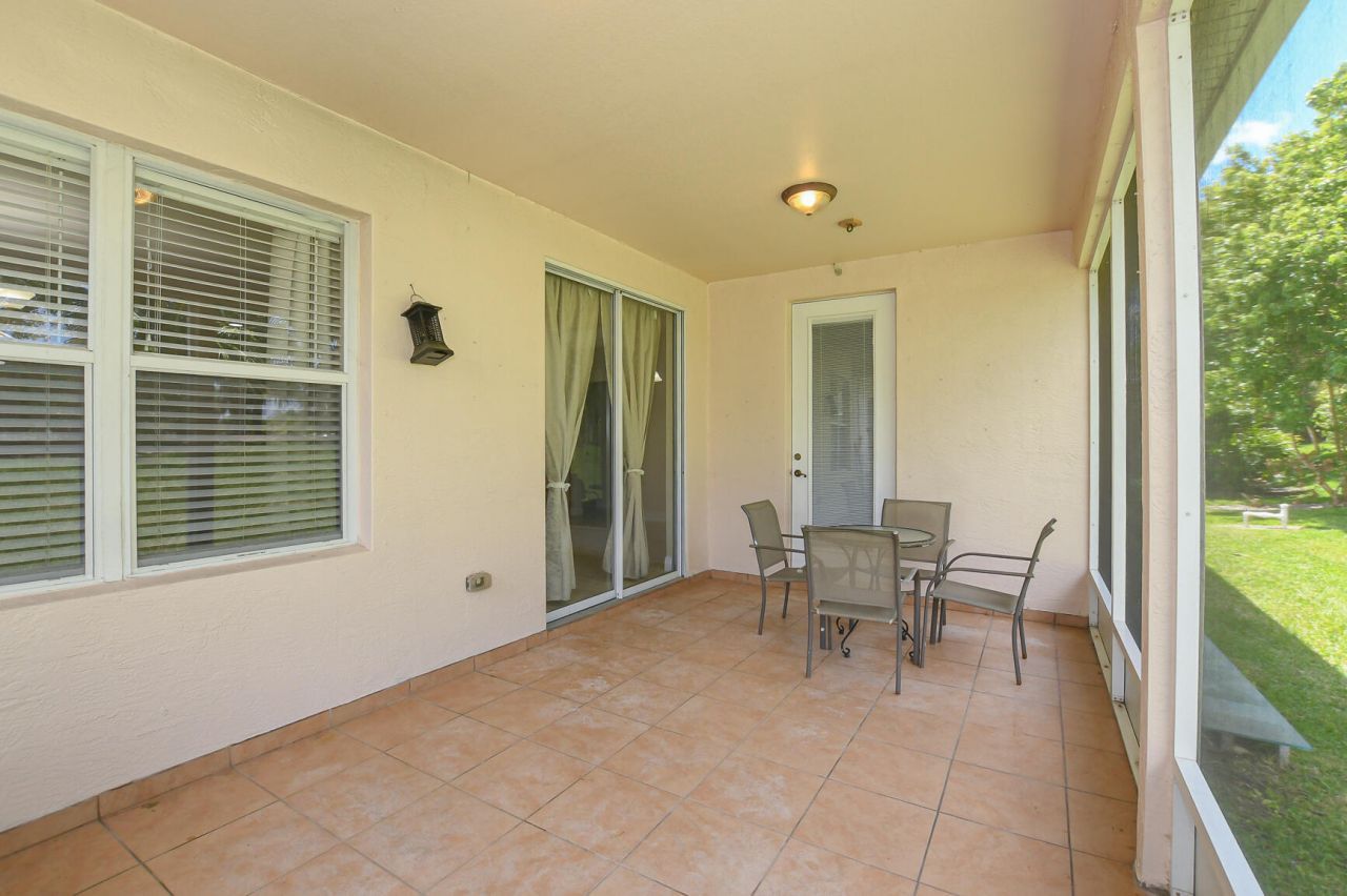 1273 Scarlet Oak Circle, Vero Beach, FL 32966 Photo