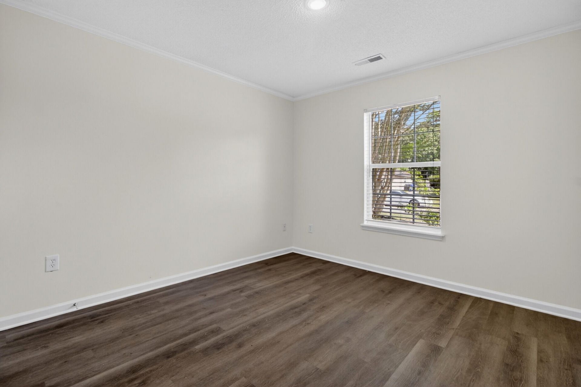 8349 Waltham Road Photo 22