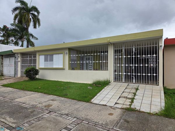 2C 10 LUIS M MARIN, Caguas, PR 00727
