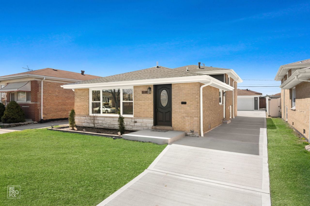 7954 S Kedvale Avenue, Chicago, IL 60652 Main Photo