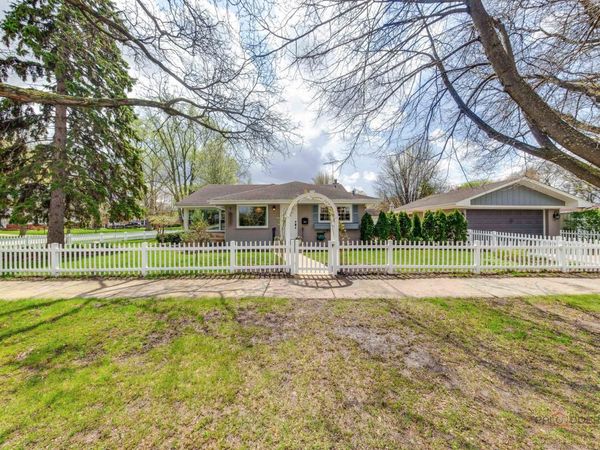 2115 E Miner Street , Arlington Heights, IL 60004