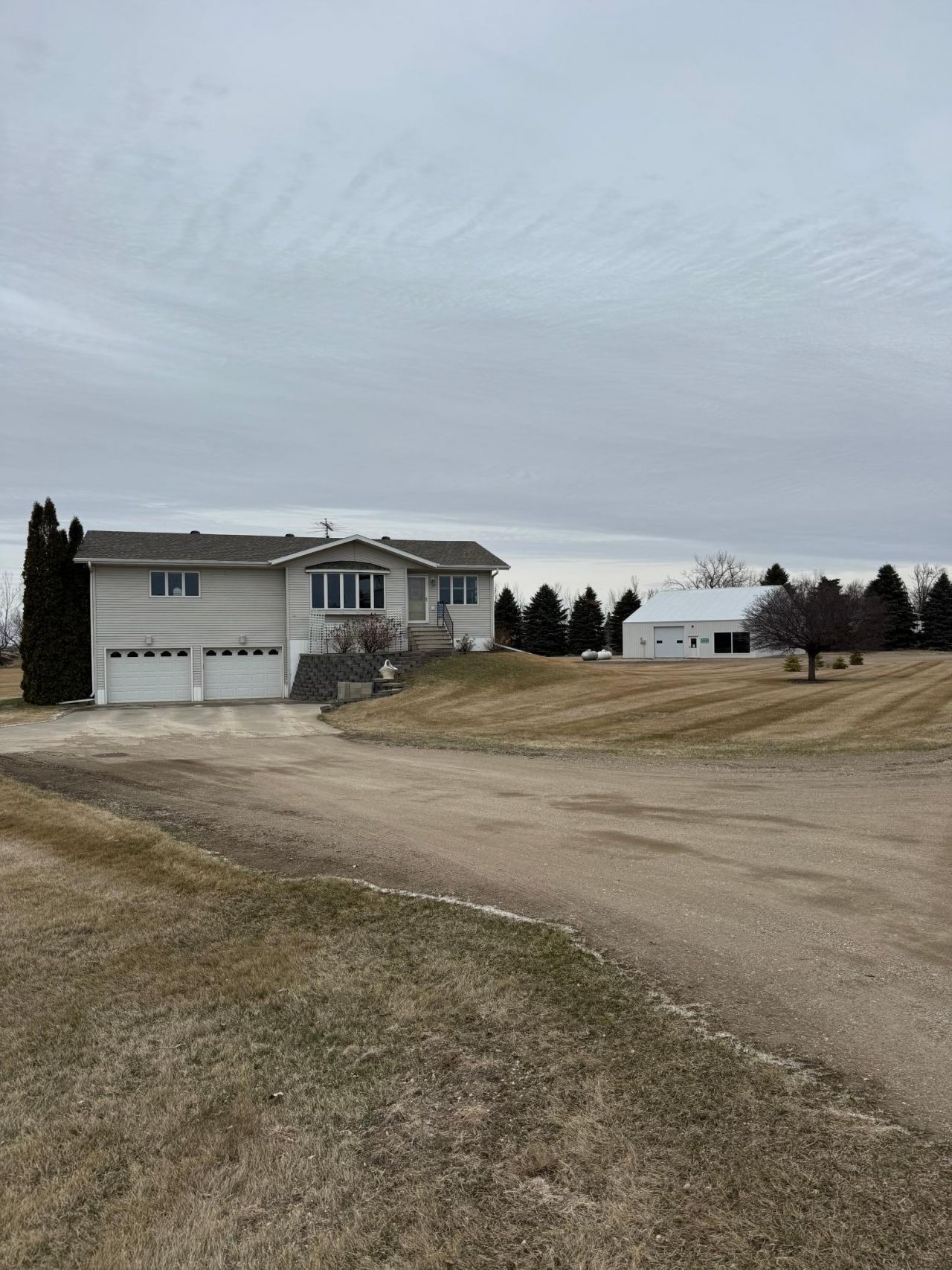 402 Main Avenue primary photo