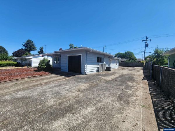 1208 28th Av SE, Albany, OR 97322