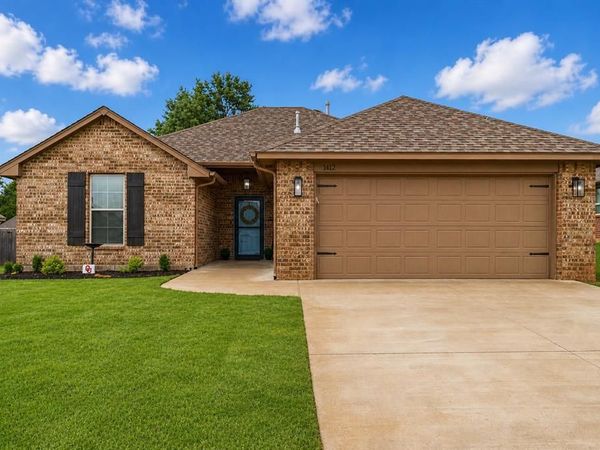 1412 SE 6th Street, Moore, OK 73160