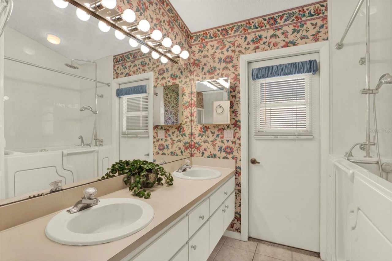 9131 Rhett Lane , Weeki Wachee, FL 34613 Photo