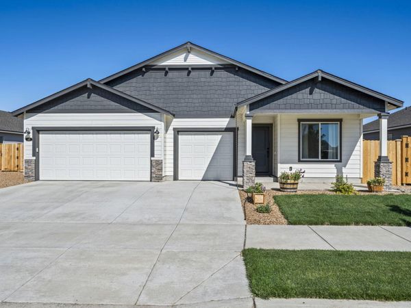 320 NW Par Avenue, Madras, OR 97741