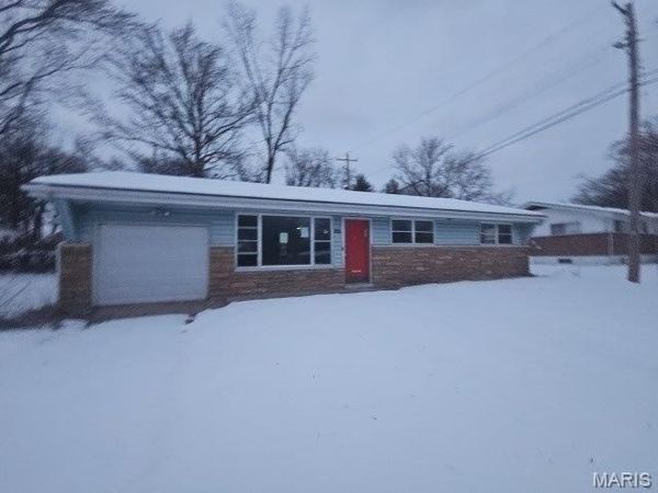 9967 Lanier Drive , St Louis, MO 63136