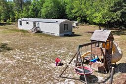 102 A & B Wilhowie Drive  photo 4