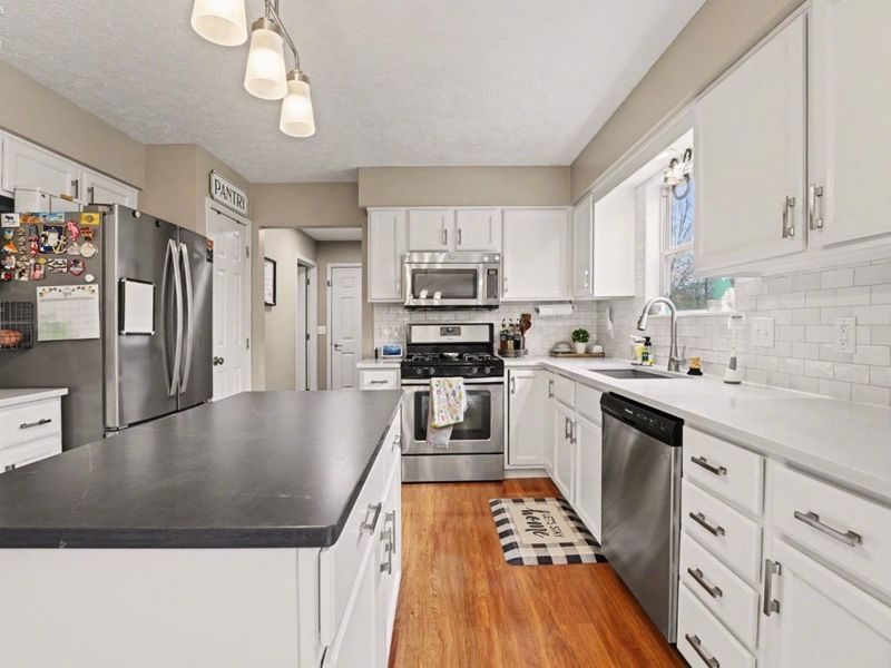 1023 Coopers Run, Amherst, OH 44001 Photo 10