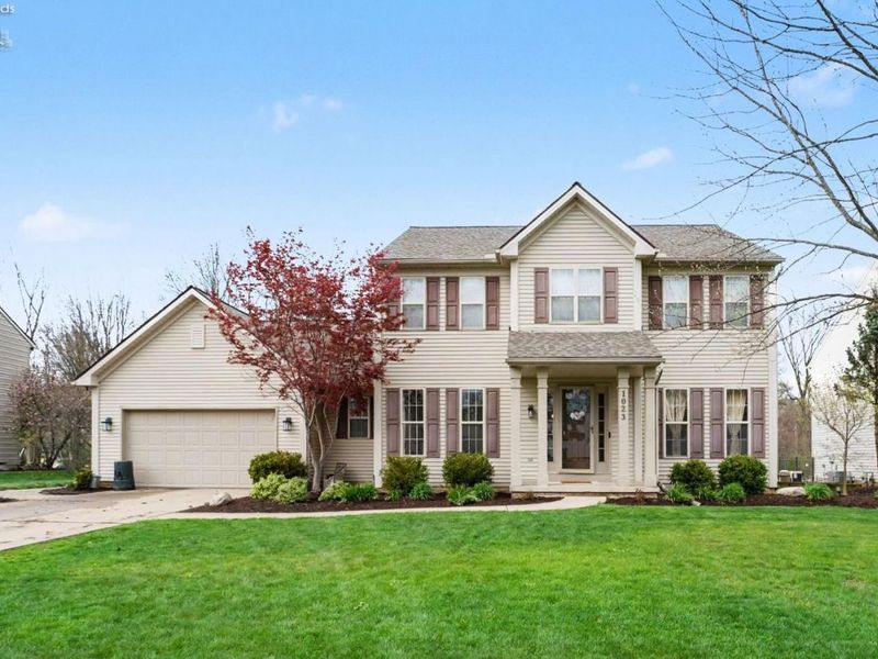 1023 Coopers Run, Amherst, OH 44001 Photo 2