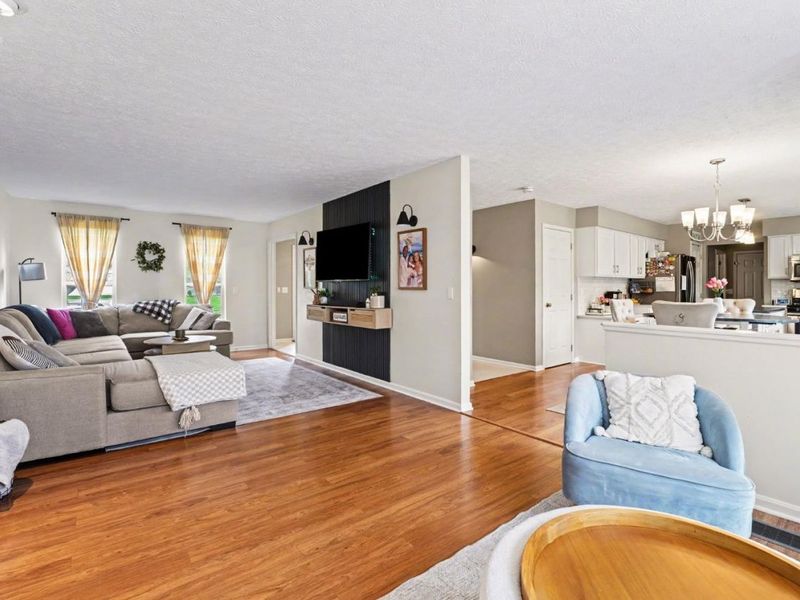 1023 Coopers Run, Amherst, OH 44001 Photo 3