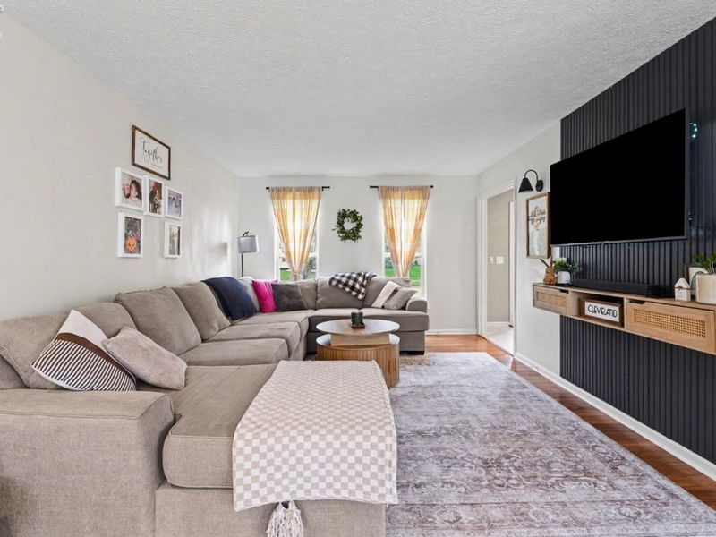 1023 Coopers Run, Amherst, OH 44001 Photo 4