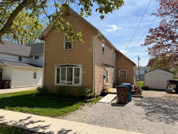 201 E Stone St, Gibsonburg, OH 43431