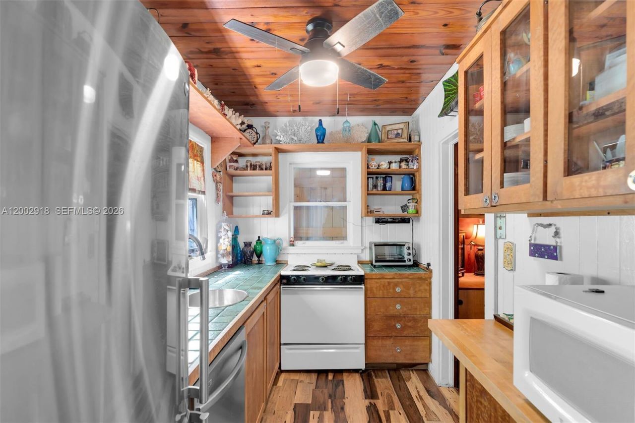 140 Tavern Dr , Tavernier, FL 33070 Photo