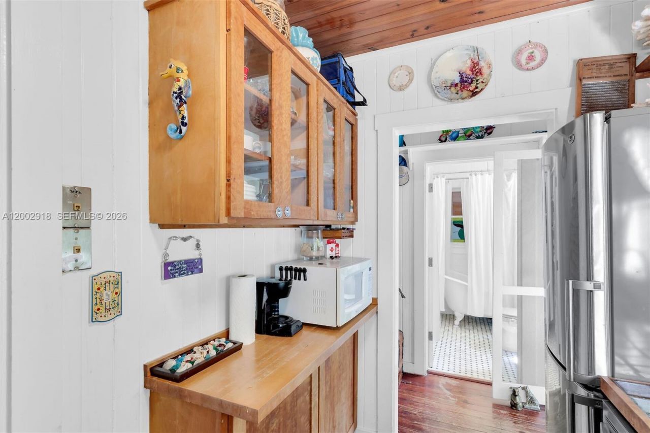 140 Tavern Dr , Tavernier, FL 33070 Photo