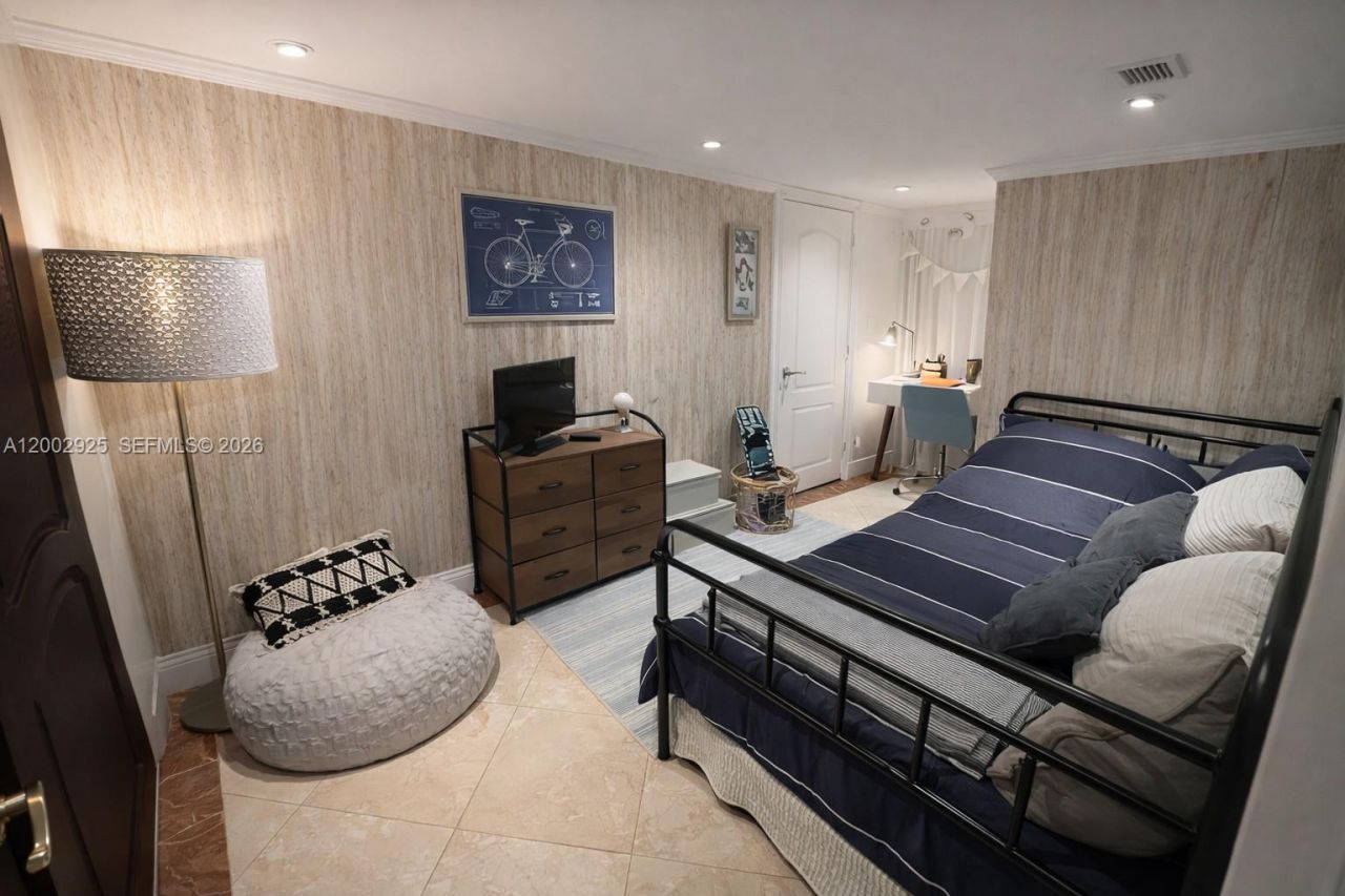 141 Crandon Blvd , Unit 331, Key Biscayne, FL 33149 Photo