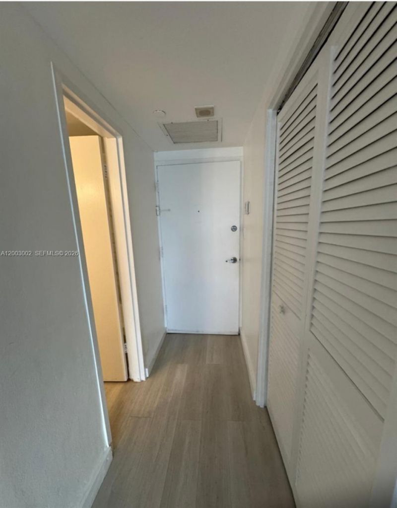 1000 West Ave, Unit 218, Miami Beach, FL 33139 Photo