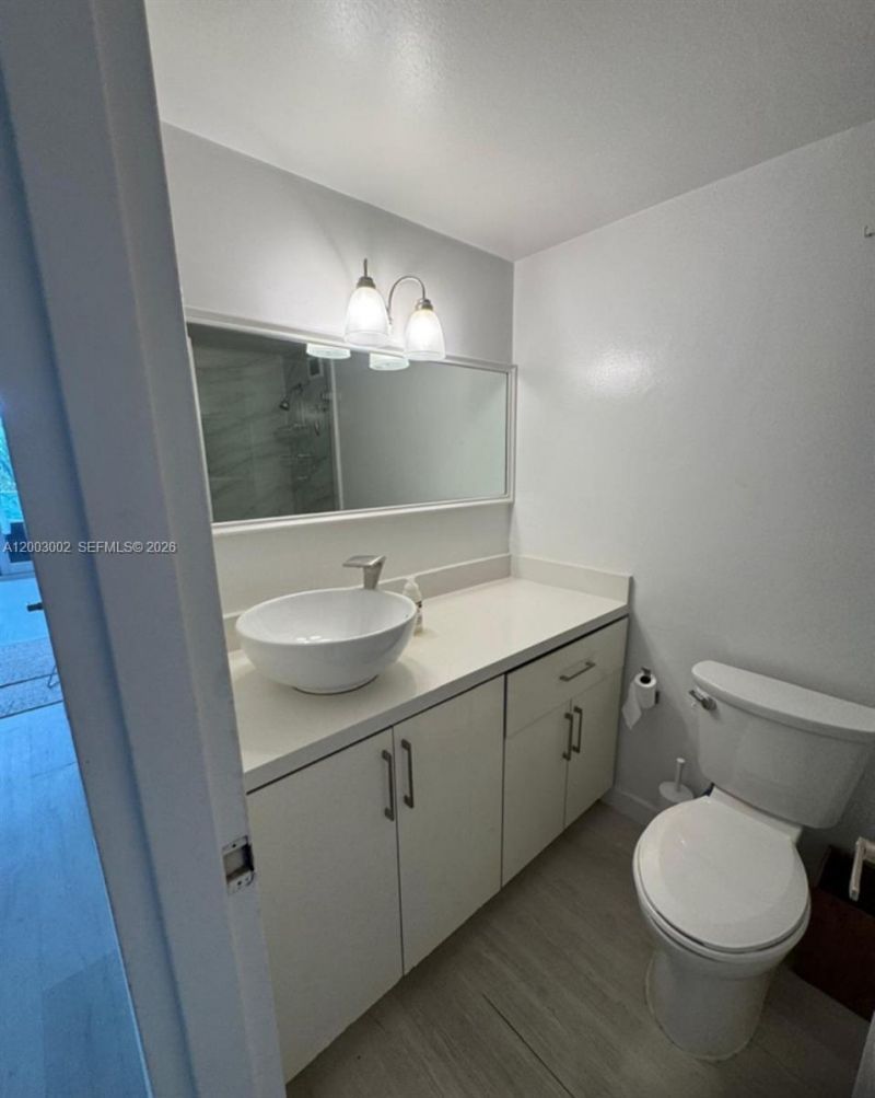 1000 West Ave, Unit 218, Miami Beach, FL 33139 Photo