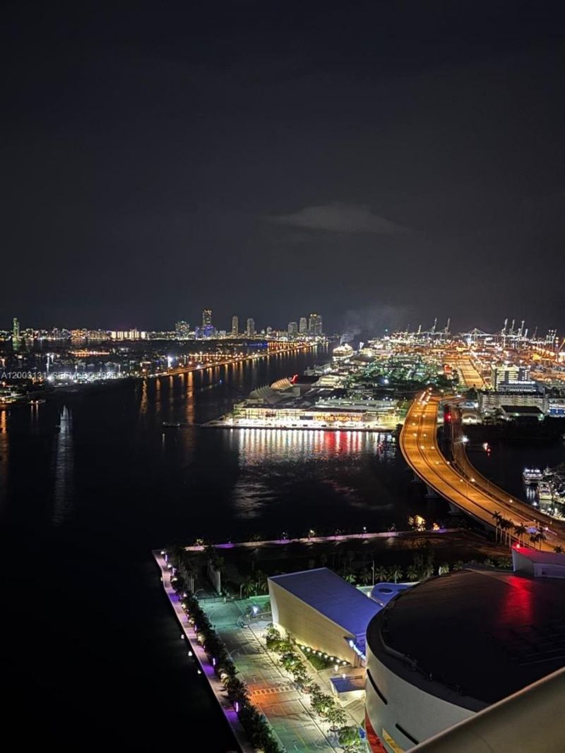 888 Biscayne Blvd , Unit 4310, Miami, FL 33132 Photo