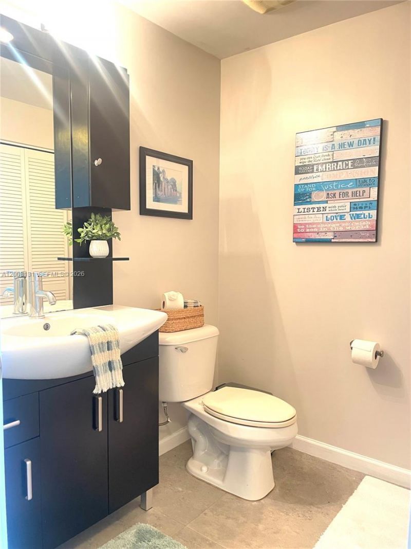 888 Biscayne Blvd , Unit 4310, Miami, FL 33132 Photo