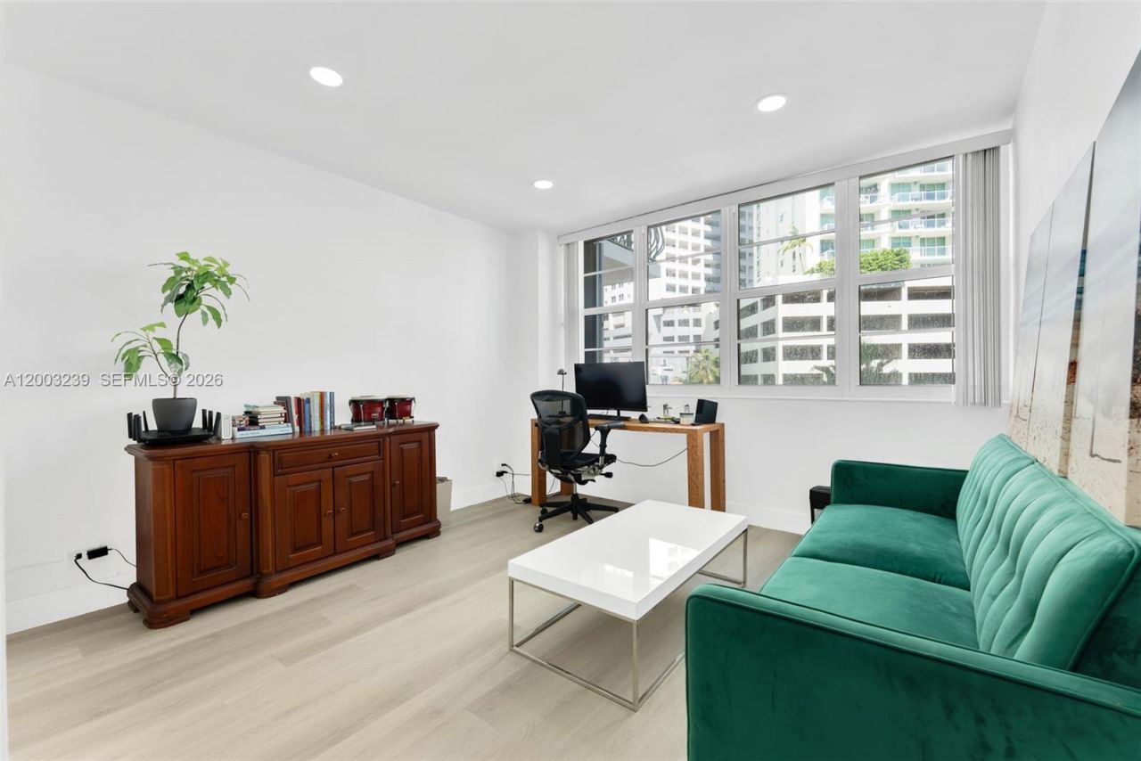 1408 Brickell Bay Dr , Unit 518, Miami, FL 33131 Photo