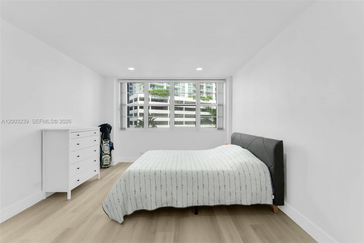 1408 Brickell Bay Dr , Unit 518, Miami, FL 33131 Photo