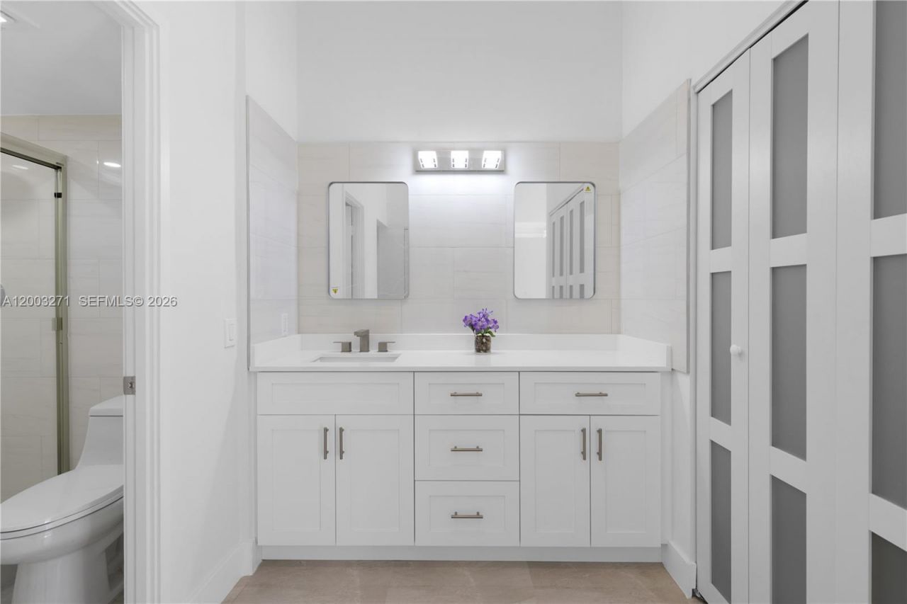 3731 N Country Club Dr , Unit 124, Aventura, FL 33180 Photo