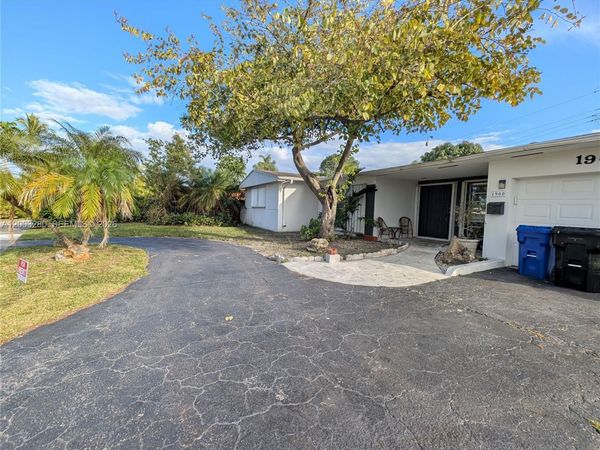 1900 NE 186th Dr , Unit 1, North Miami Beach, FL 33179