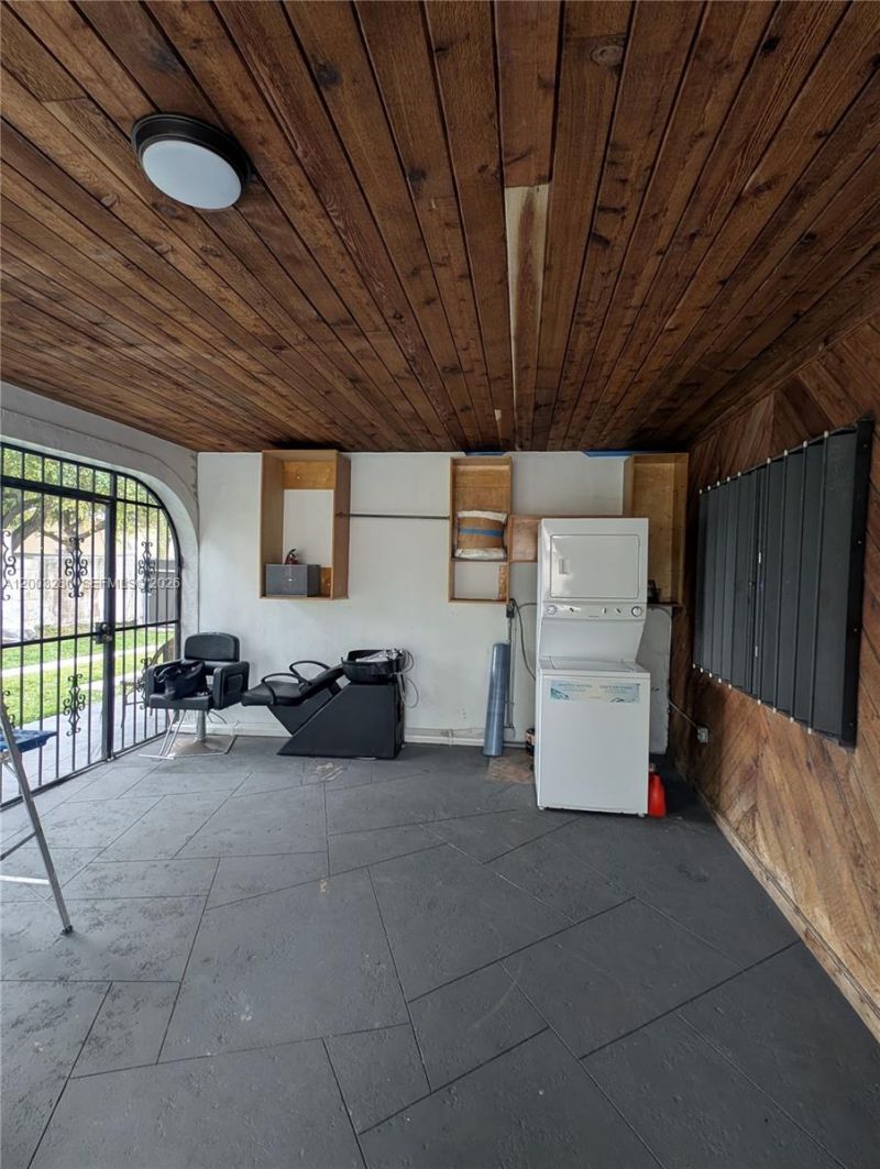 1900 NE 186th Dr , Unit 1, North Miami Beach, FL 33179 Photo