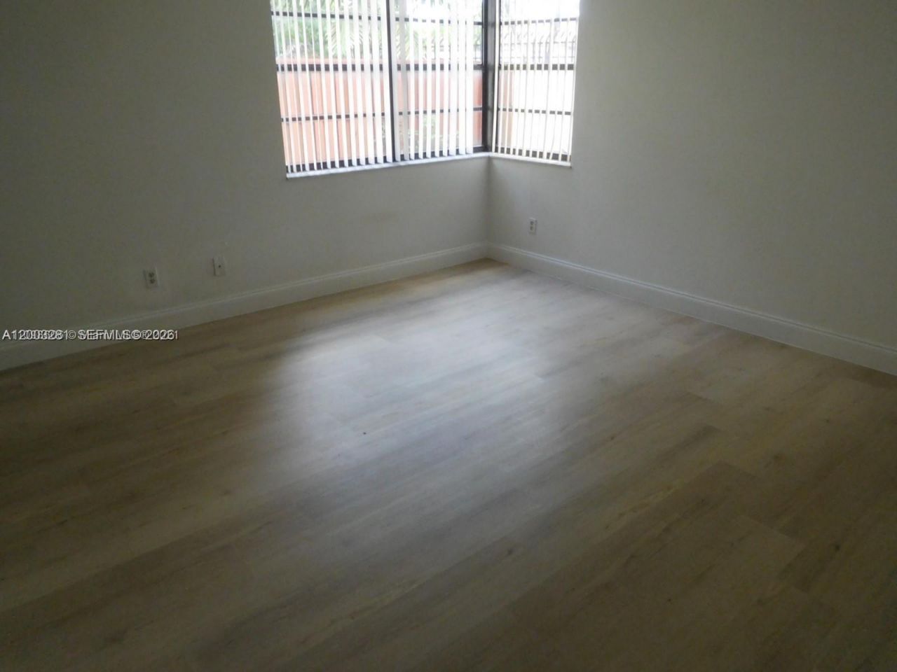 323 Ives Dairy Rd, Unit 323-06, Miami, FL 33179 Photo