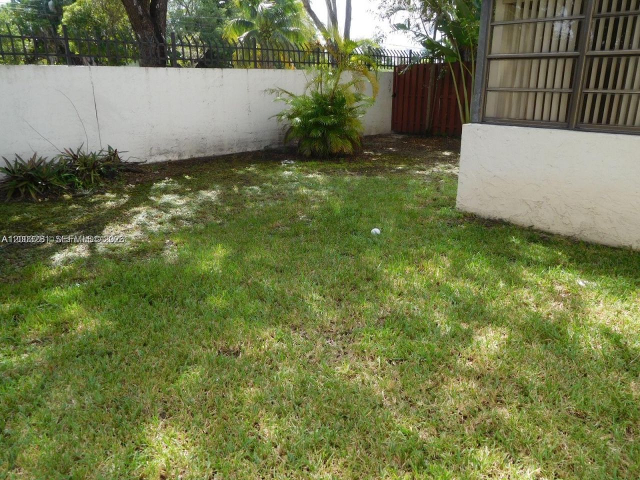 323 Ives Dairy Rd, Unit 323-06, Miami, FL 33179 Photo