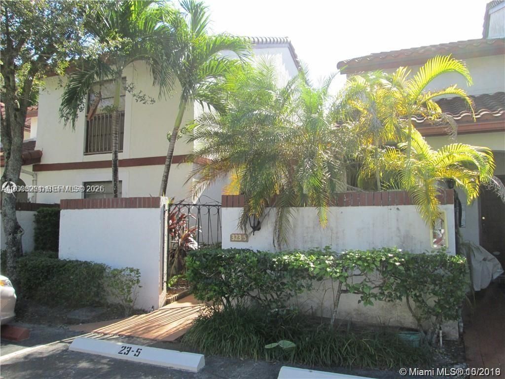 323 Ives Dairy Rd, Unit 323-06, Miami, FL 33179 Photo