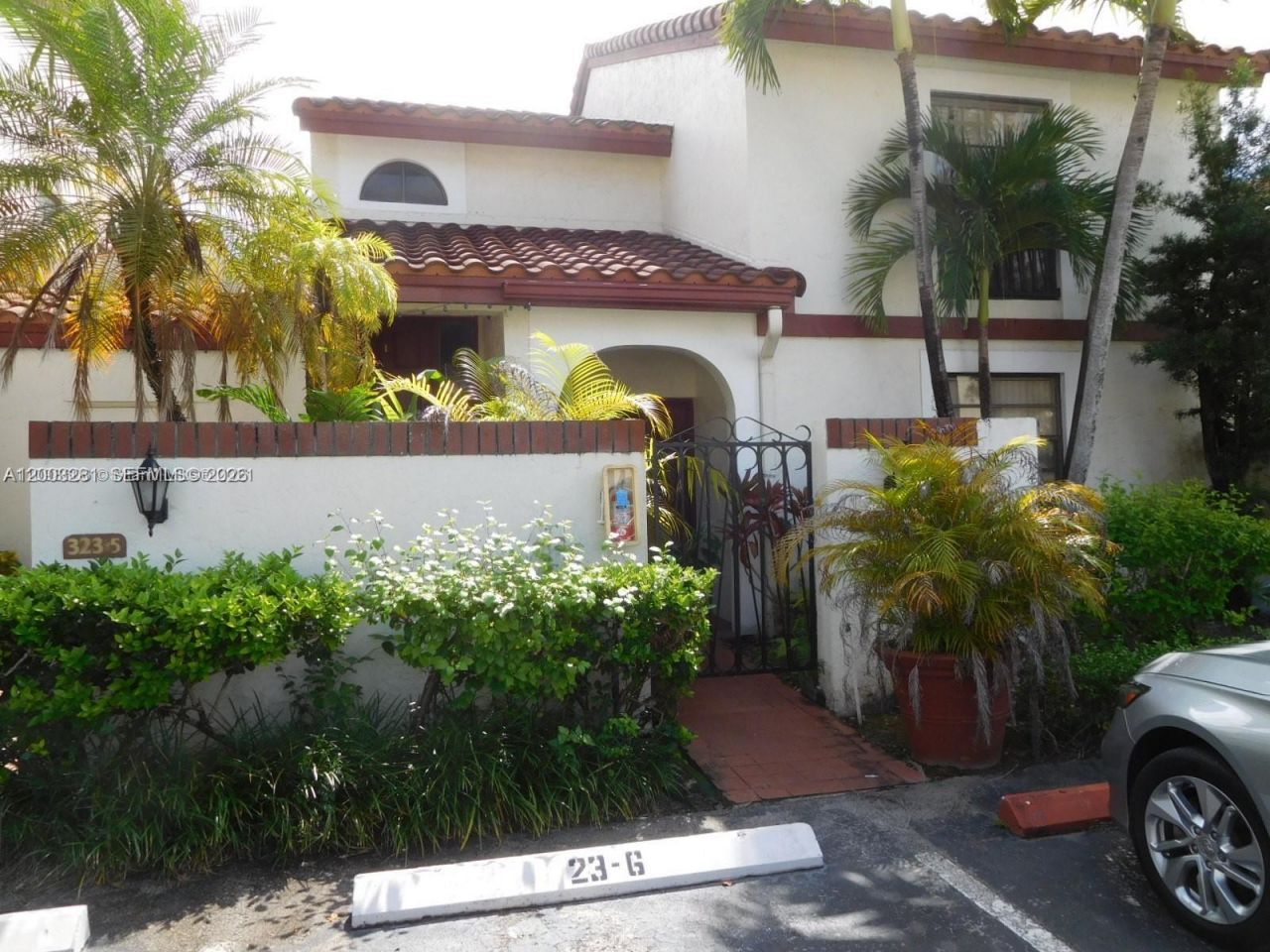 323 Ives Dairy Rd, Unit 323-06, Miami, FL 33179 Photo