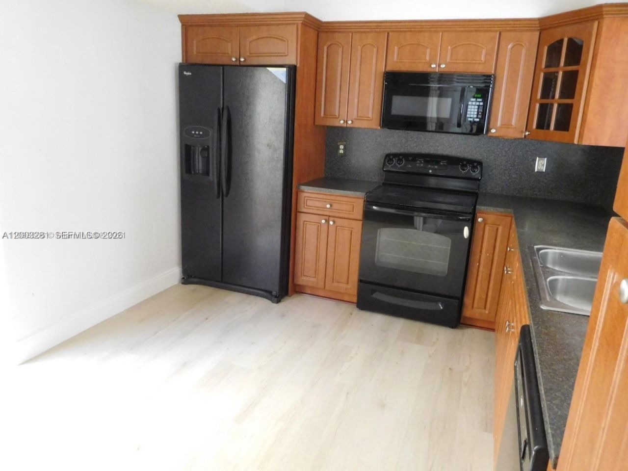 323 Ives Dairy Rd, Unit 323-06, Miami, FL 33179 Photo