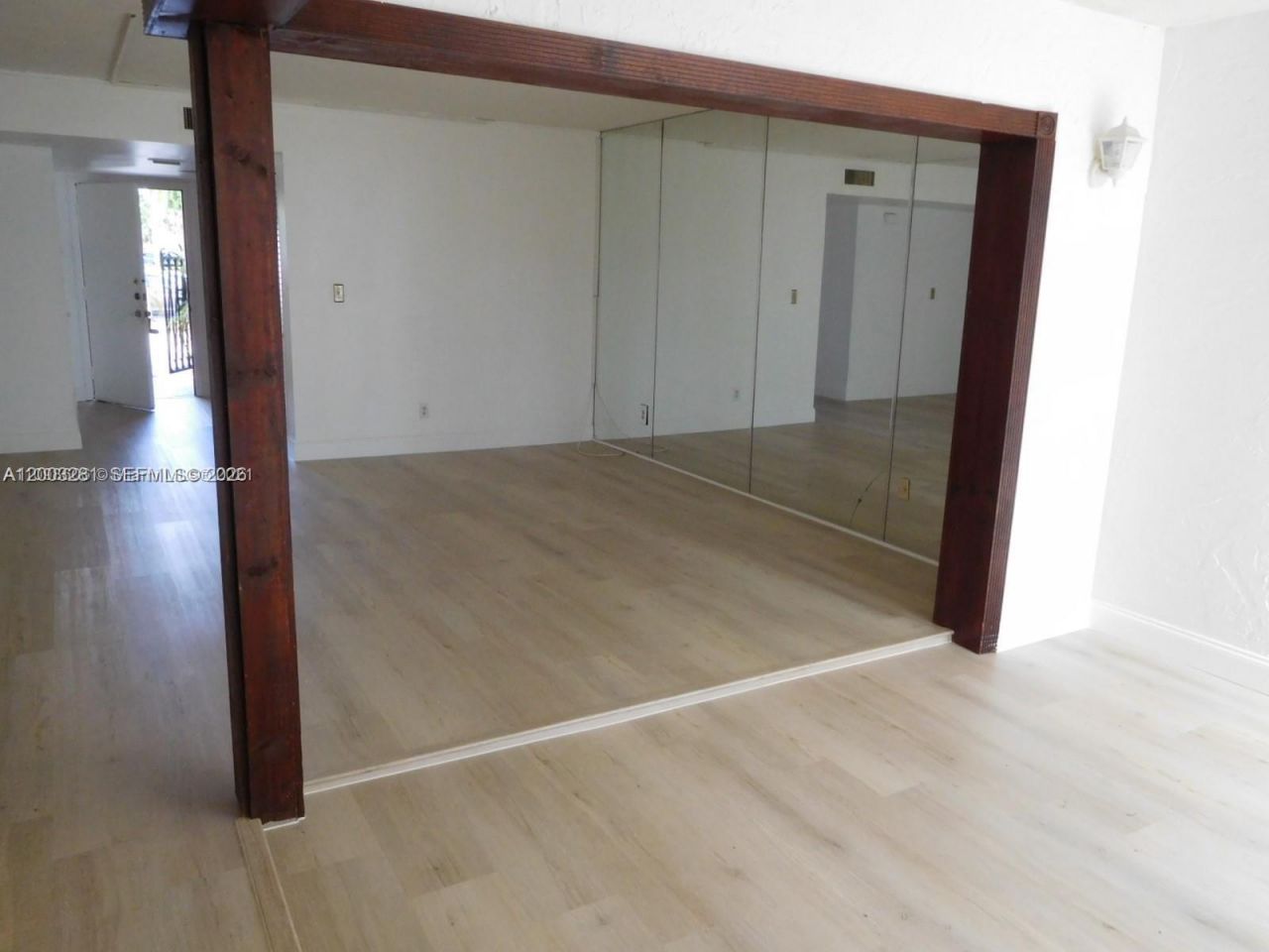 323 Ives Dairy Rd, Unit 323-06, Miami, FL 33179 Photo