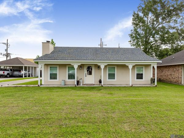 18522 Perkins Oak Rd, Prairieville, LA 70769