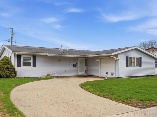 1201 Long Court, STERLING, IL 61081