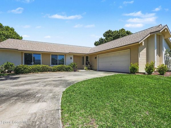 1335 Golf Vista Court NE , Palm Bay, FL 32905